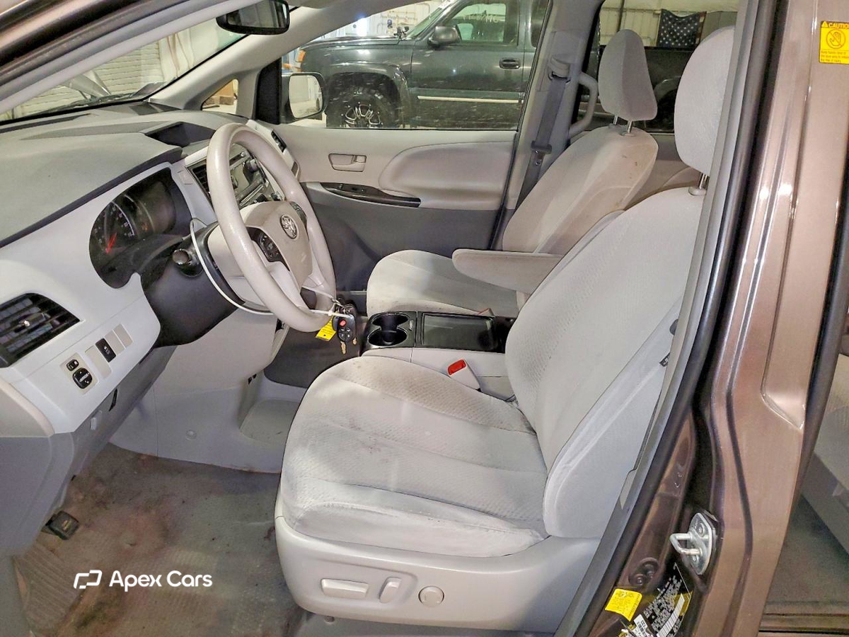 Toyota Sienna 2012