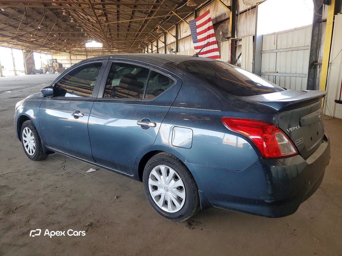 Nissan Versa 2015