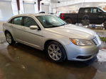 Chrysler 200 2012