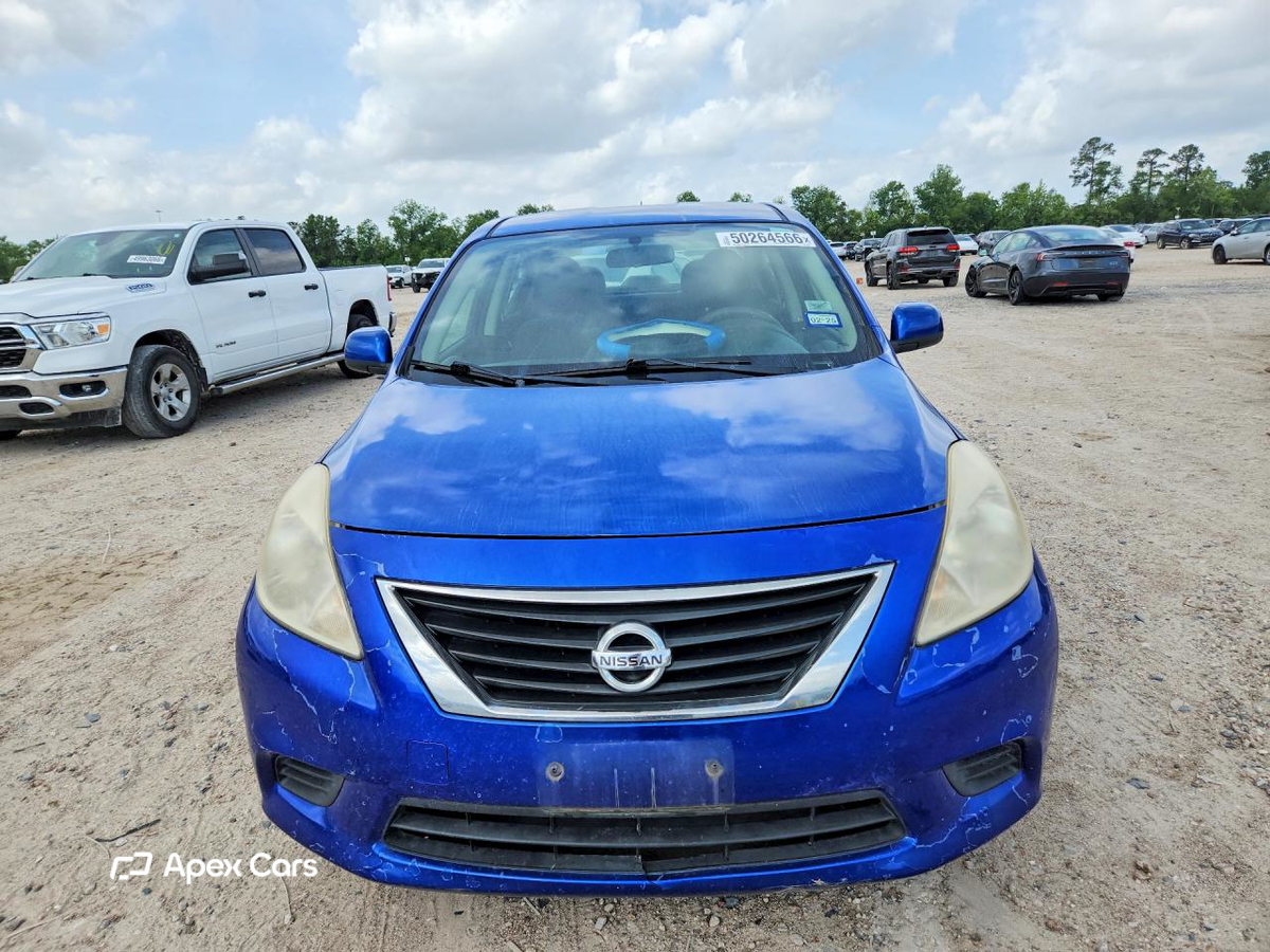 Nissan Versa 2012