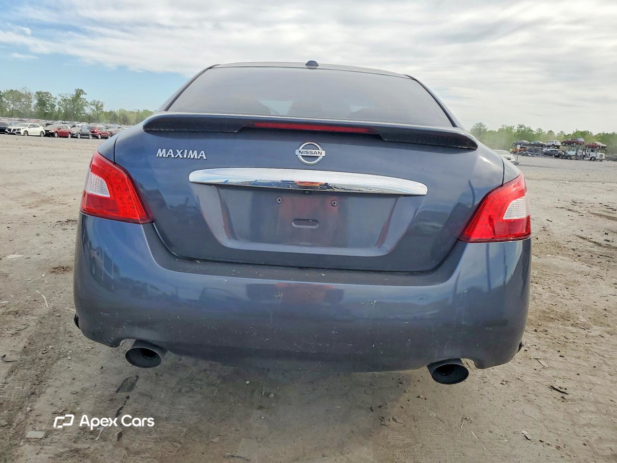 Nissan Maxima 2010