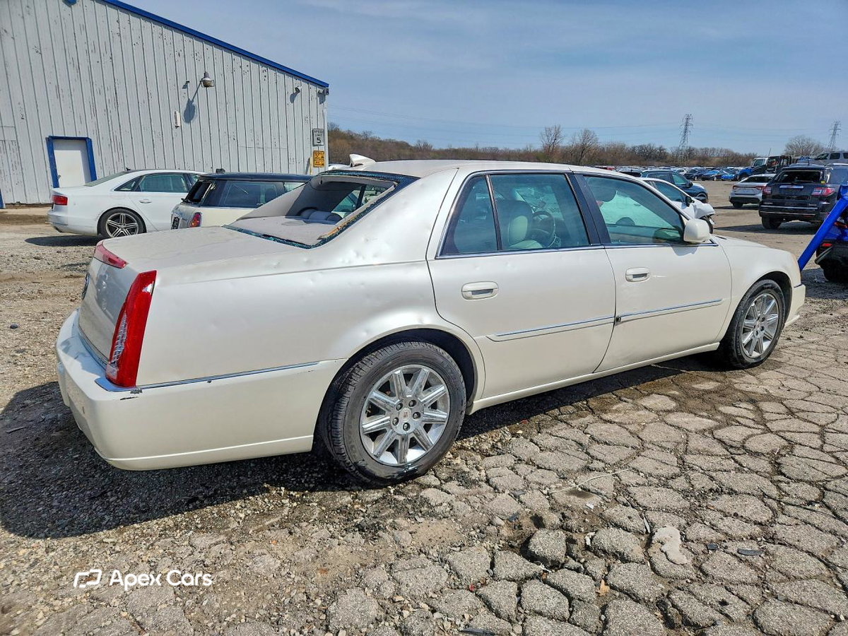 Cadillac DTS 2011