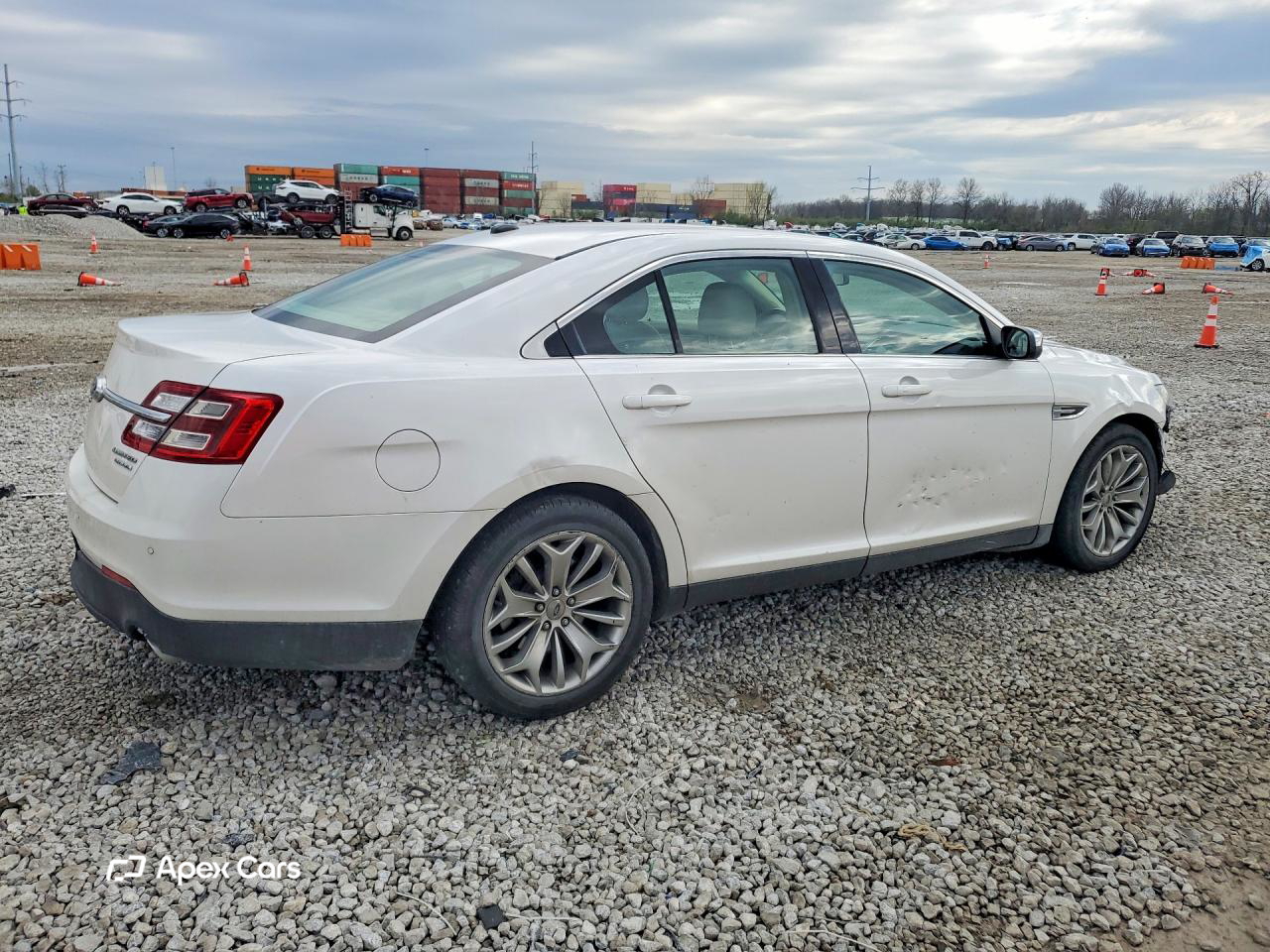 Ford Taurus 2013