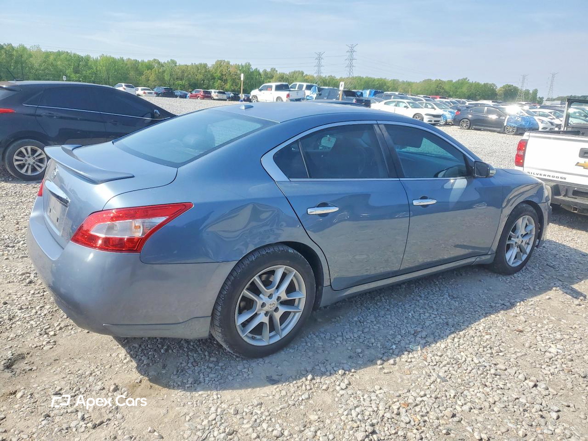 Nissan Maxima 2010