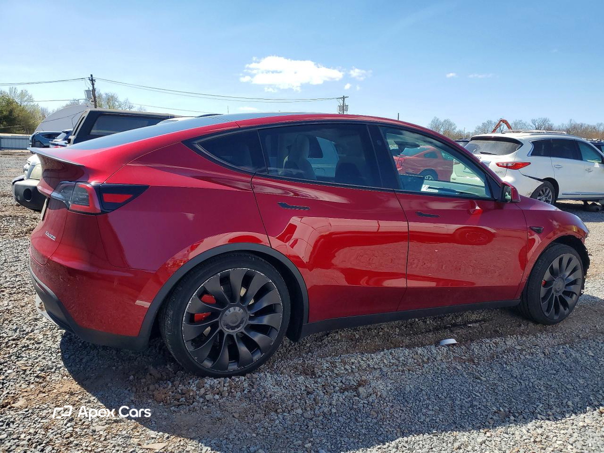 Tesla Model Y 2025