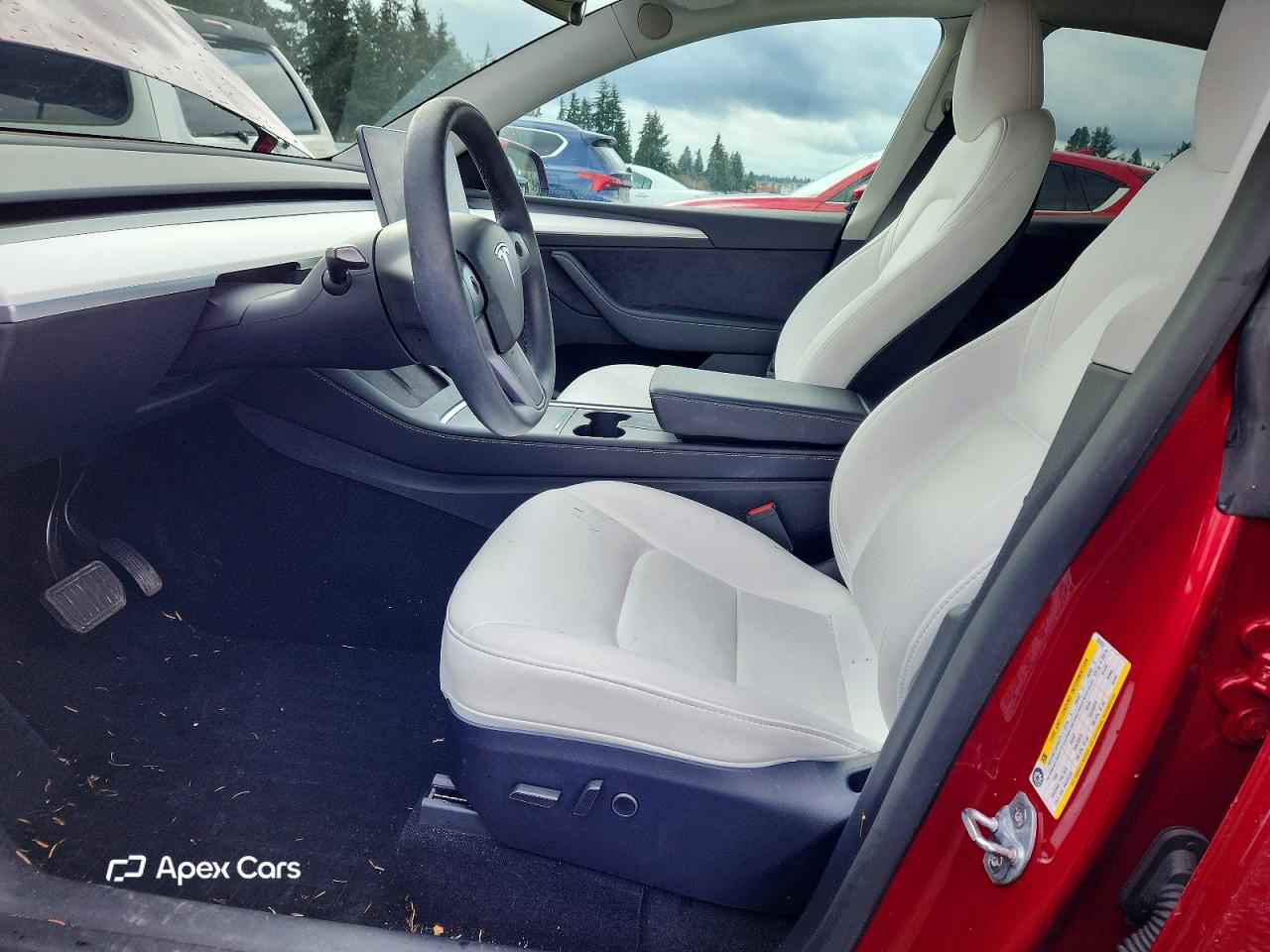 Tesla Model Y 2025