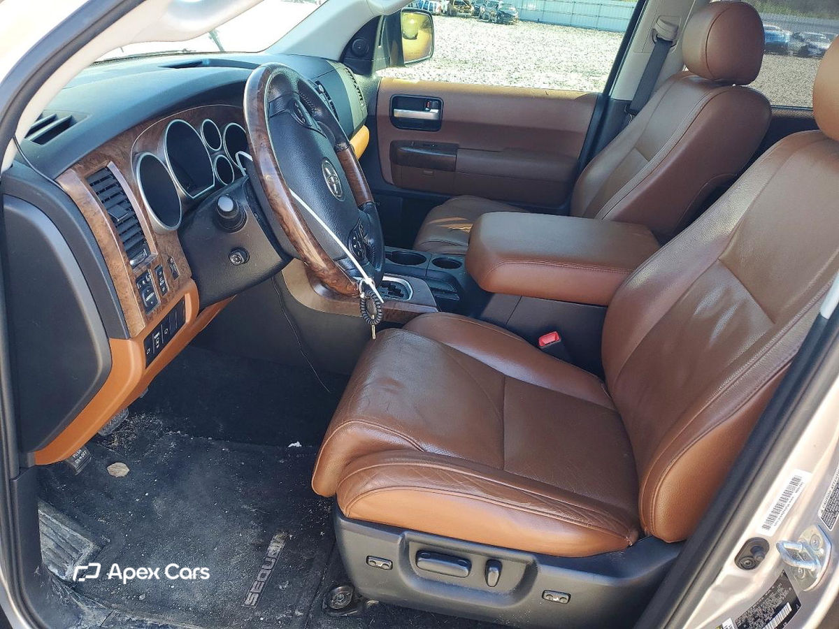 Toyota Sequoia 2010