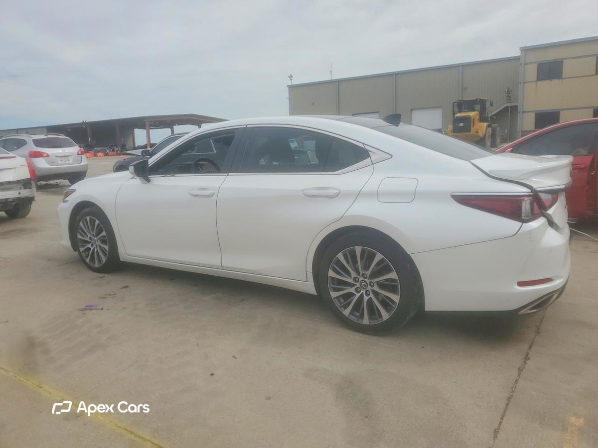 Lexus ES 2019
