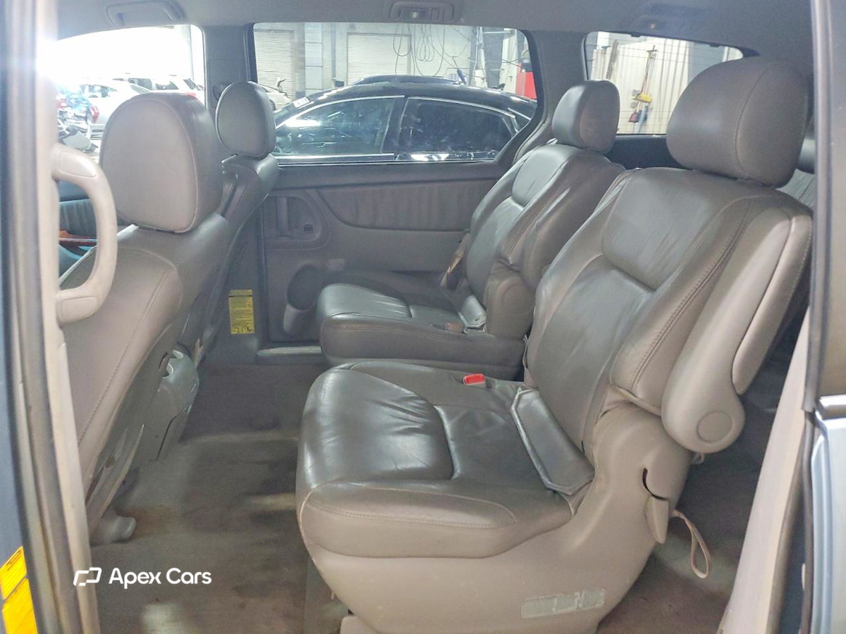 Toyota Sienna 2005