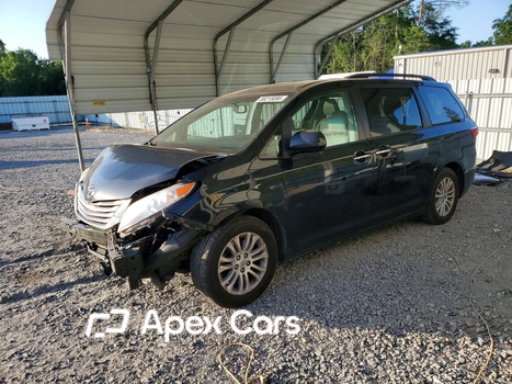 Toyota Sienna 2015 - Image 1 of 15