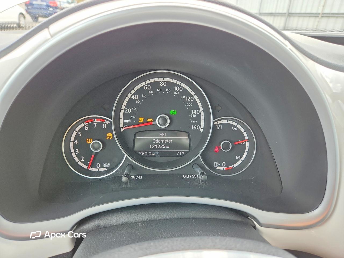 Volkswagen Beetle 2014