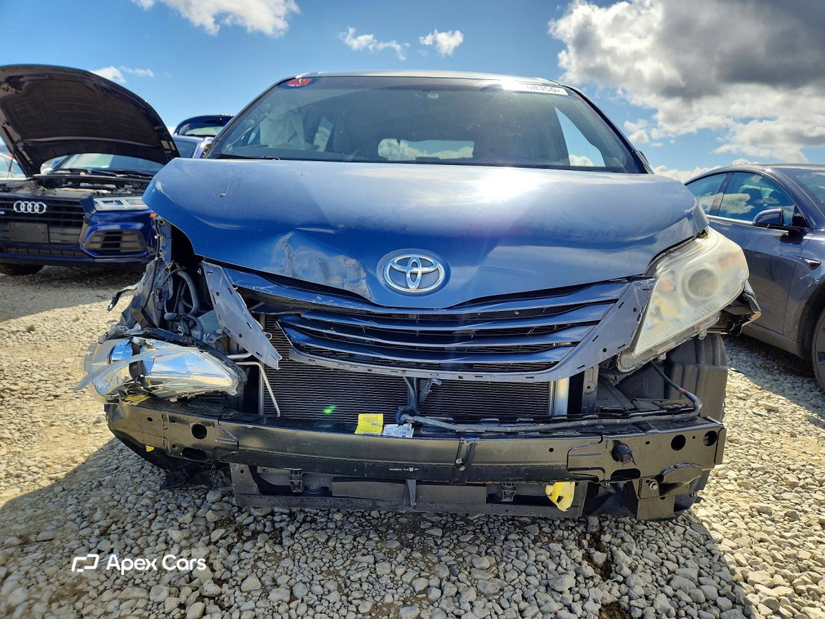 Toyota Sienna 2015