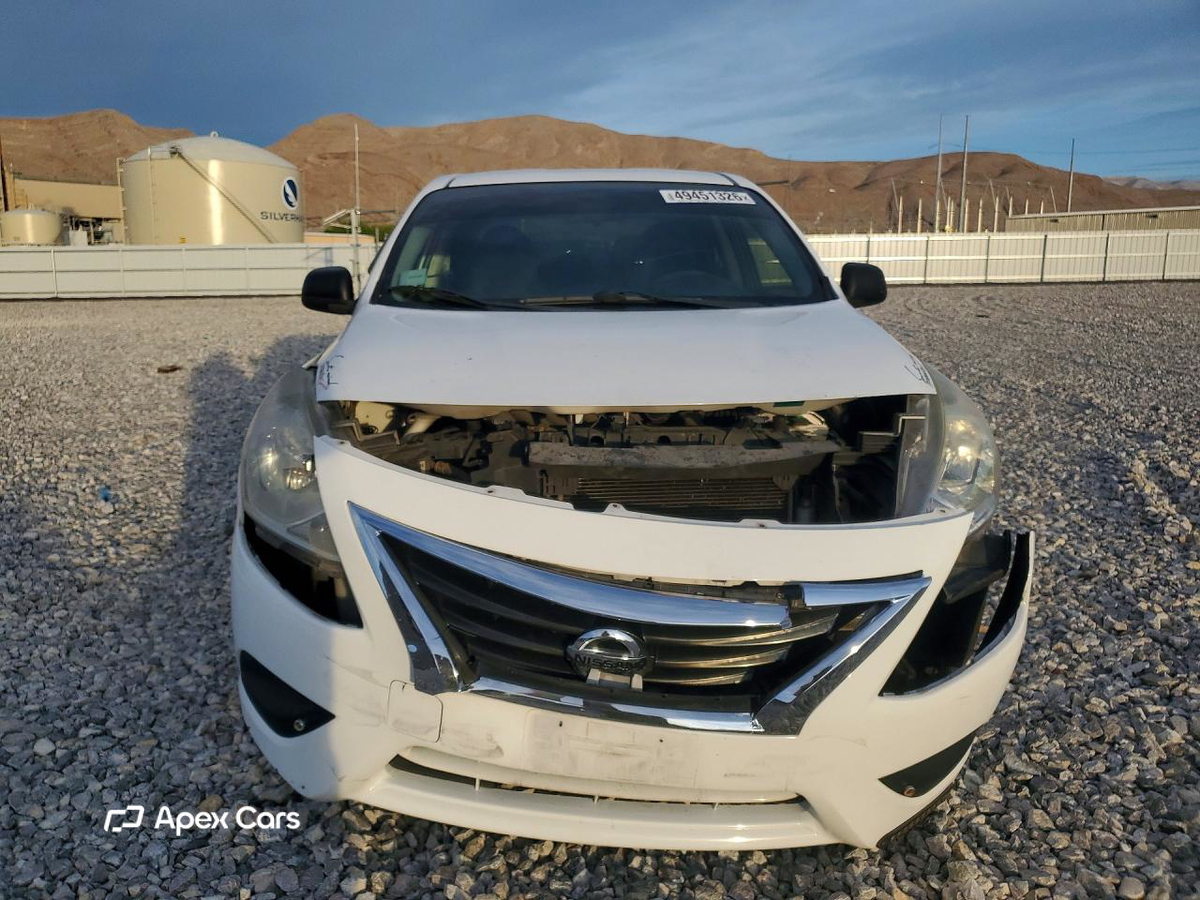 Nissan Versa 2015