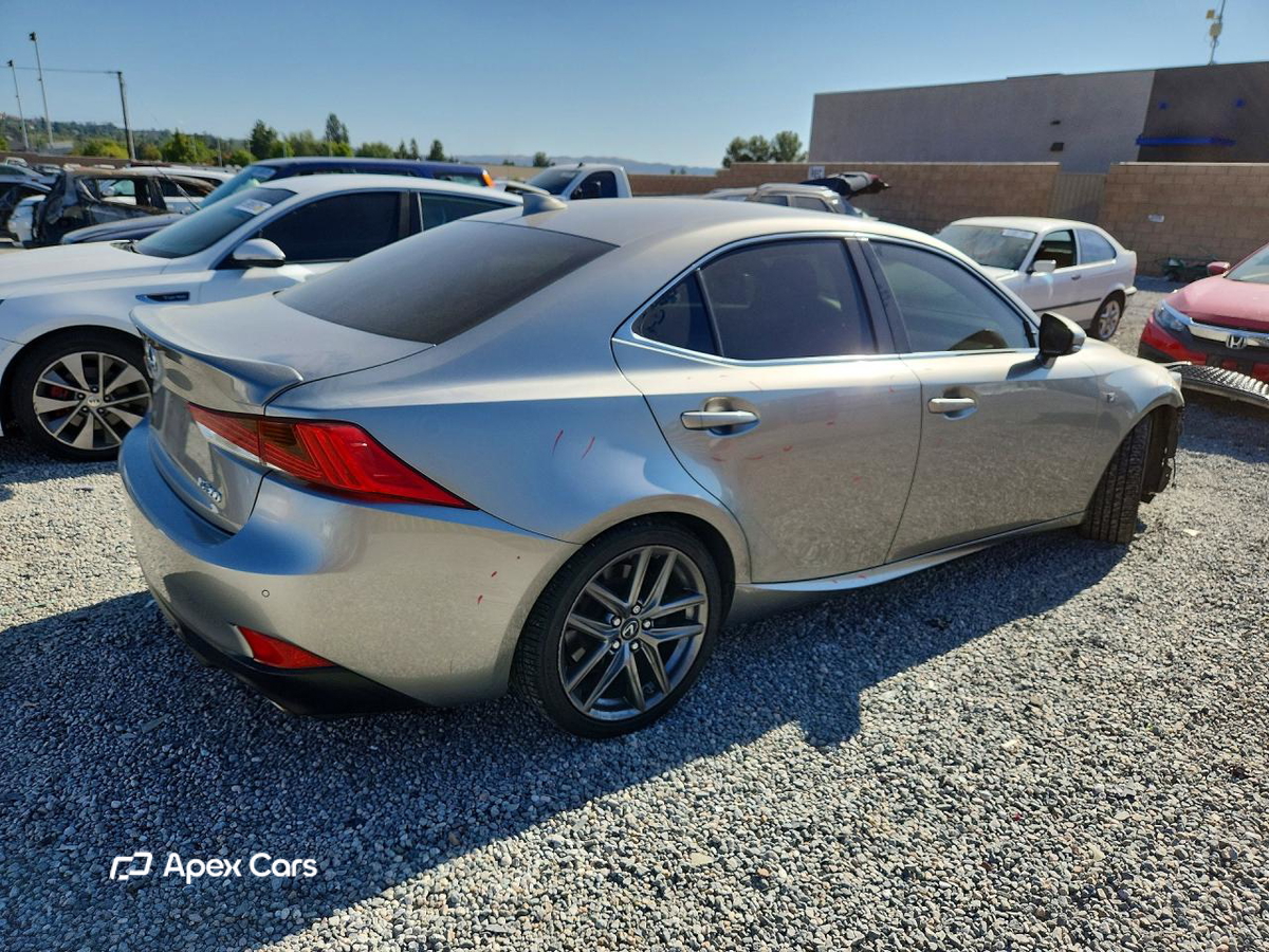 Lexus IS 2018