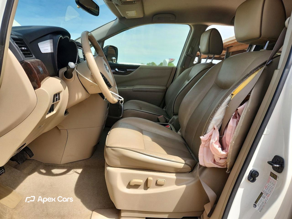 Nissan Quest 2014