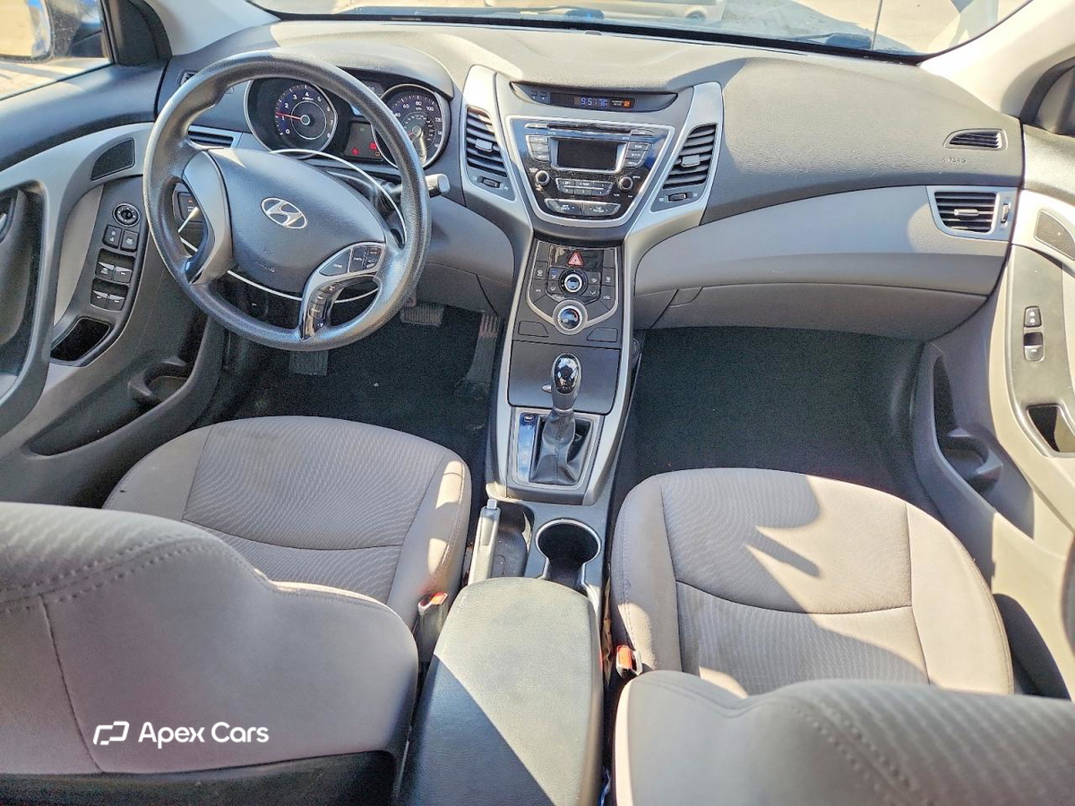 Hyundai Elantra 2015