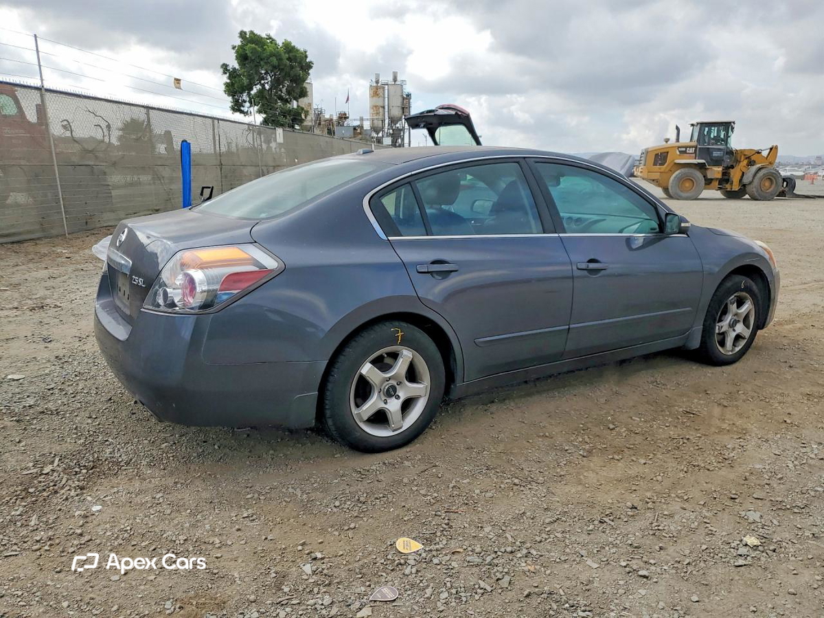 Nissan Altima 2010