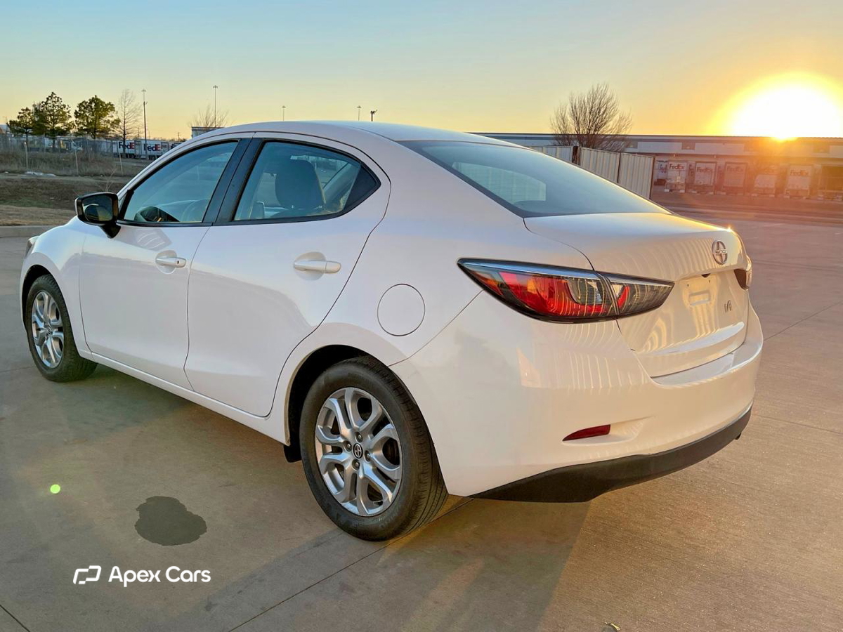 Scion iA 2016