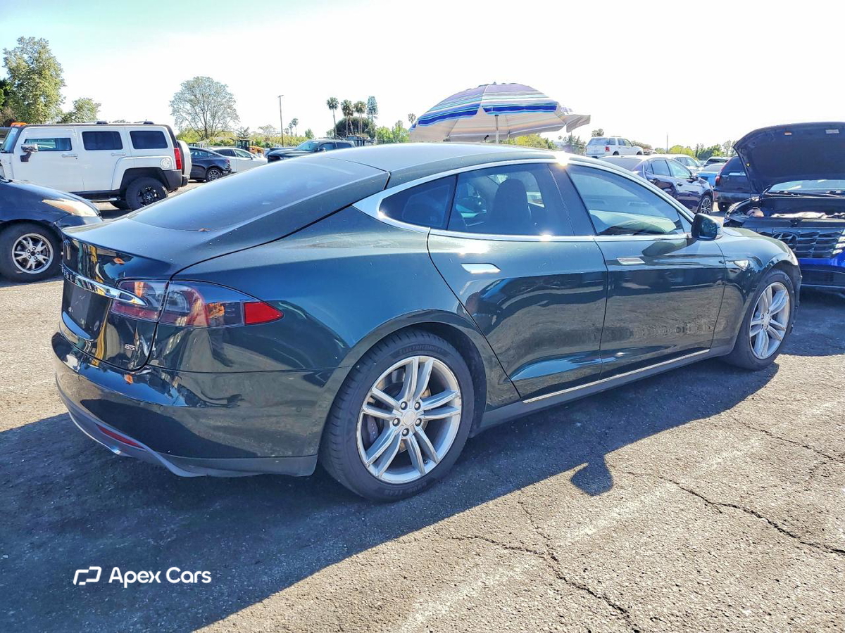 Tesla Model S 2014