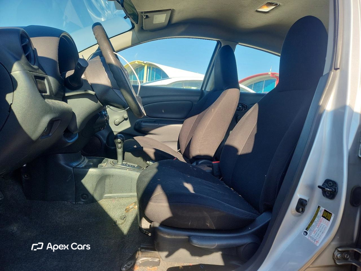 Nissan Versa 2012