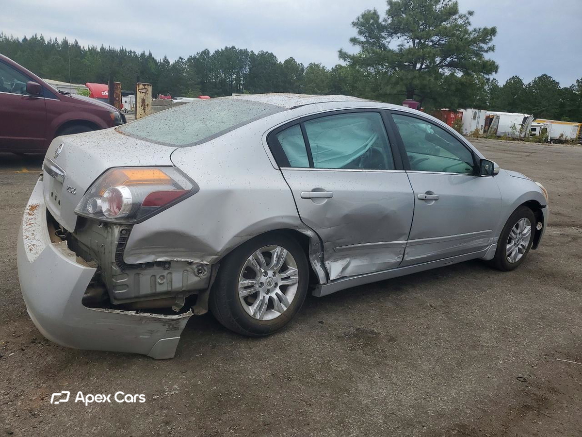 Nissan Altima 2010