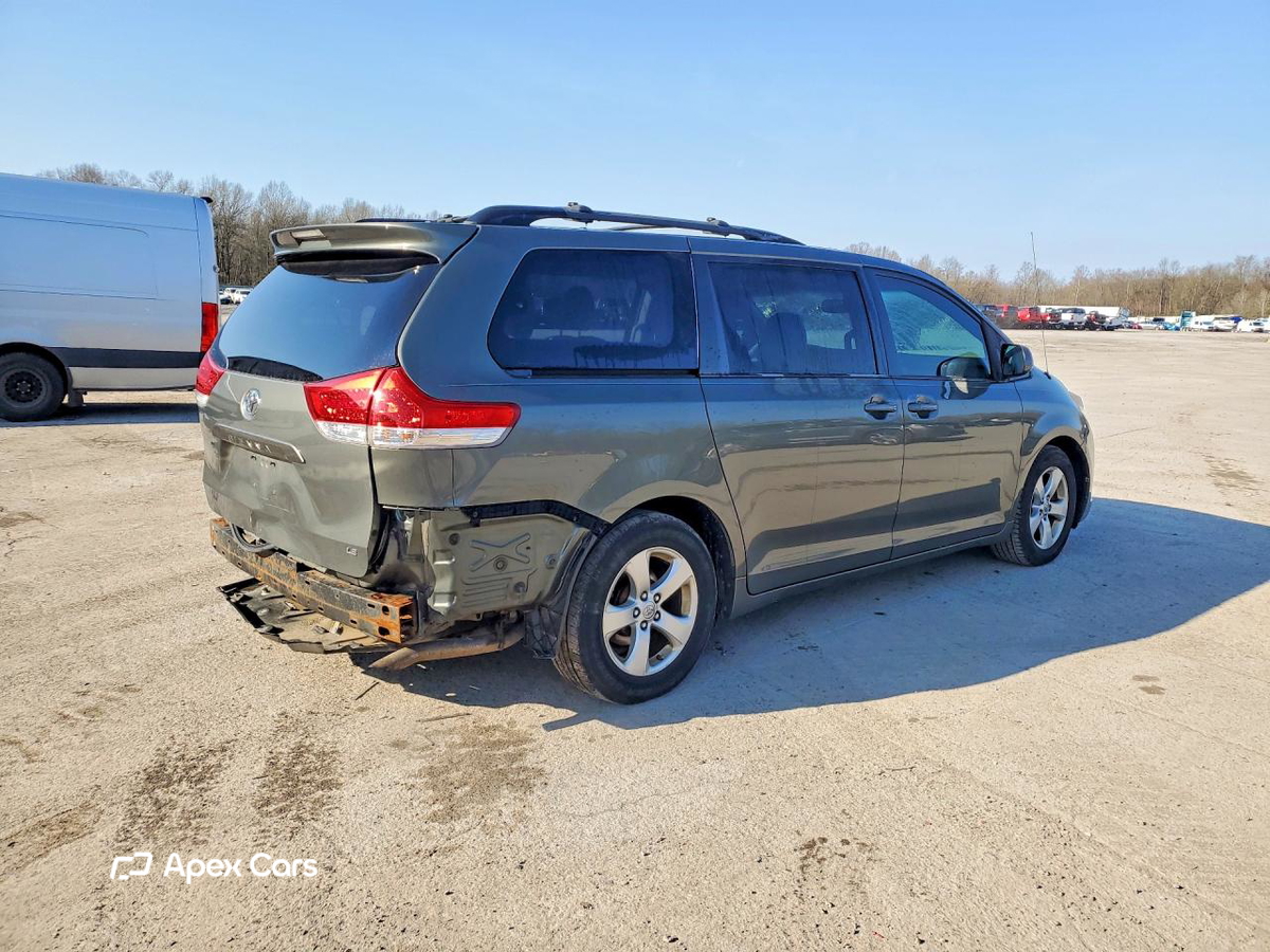 Toyota Sienna 2013