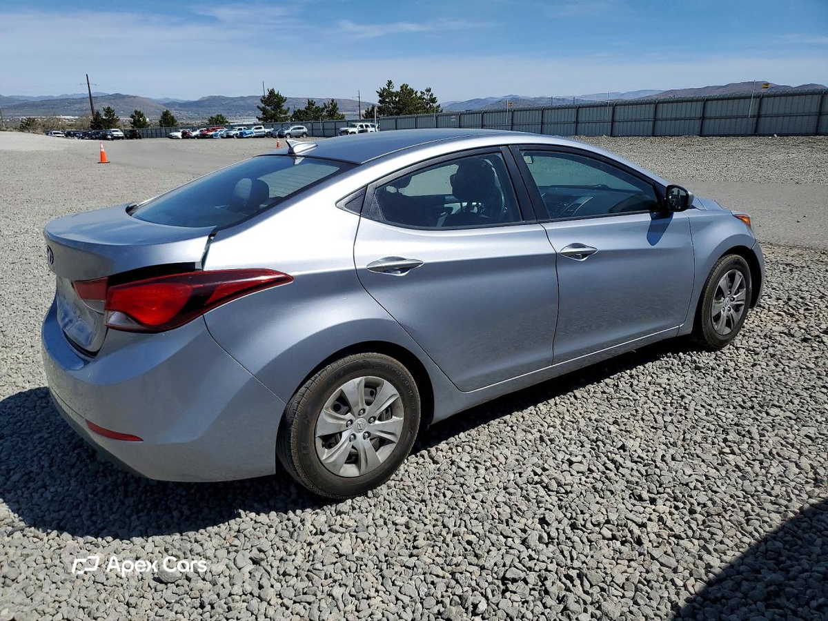 Hyundai Elantra 2016