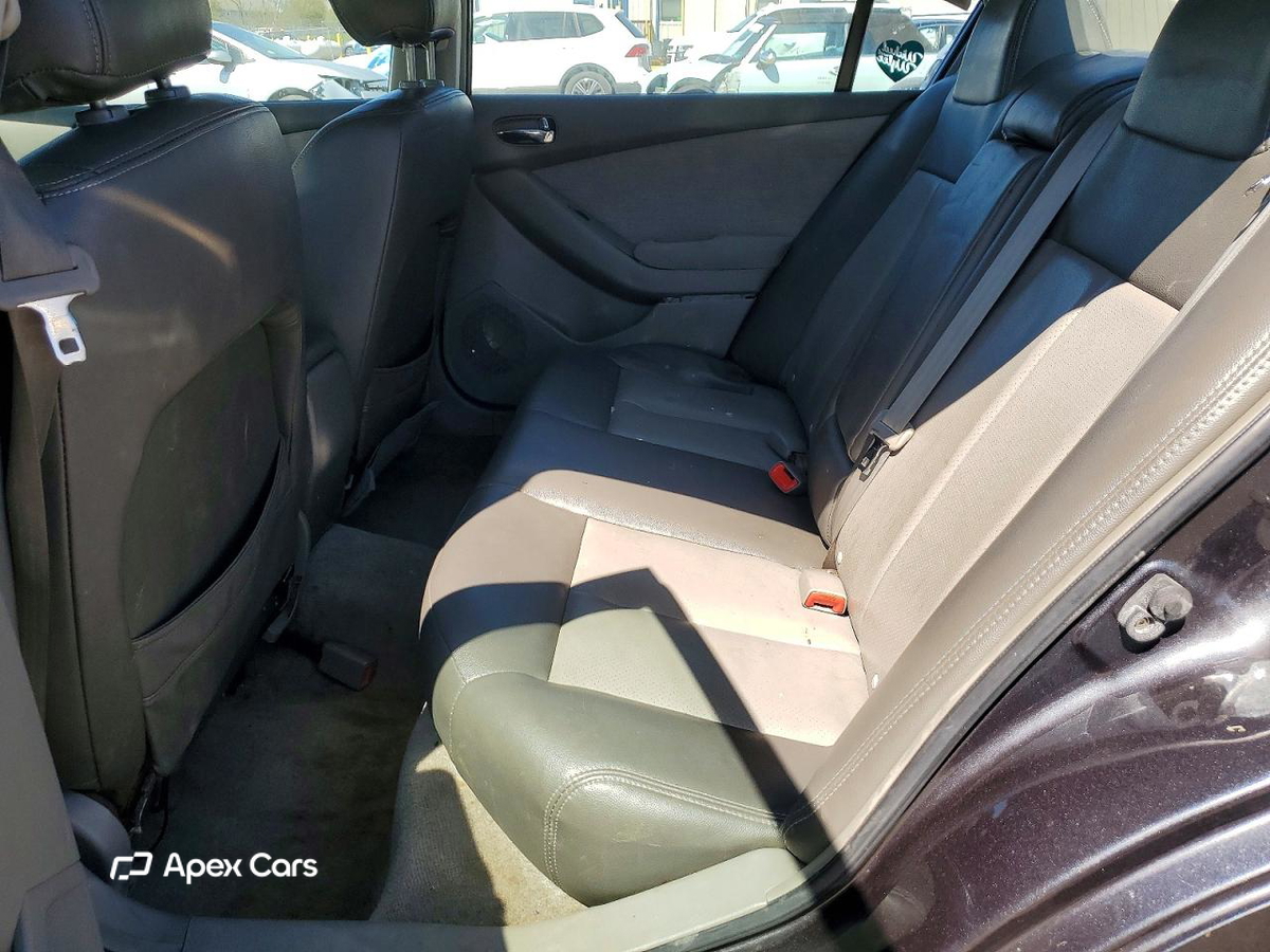 Nissan Altima 2011