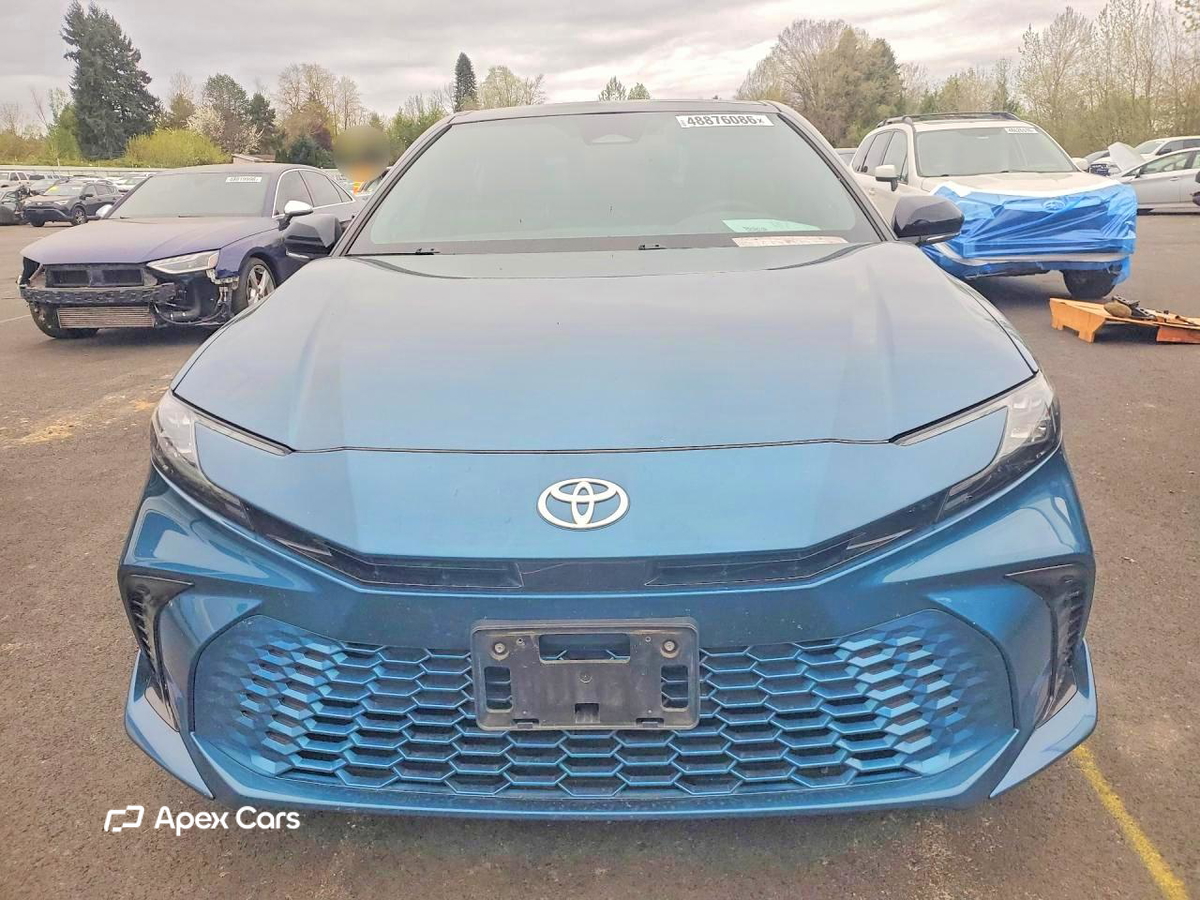 Toyota Camry 2025