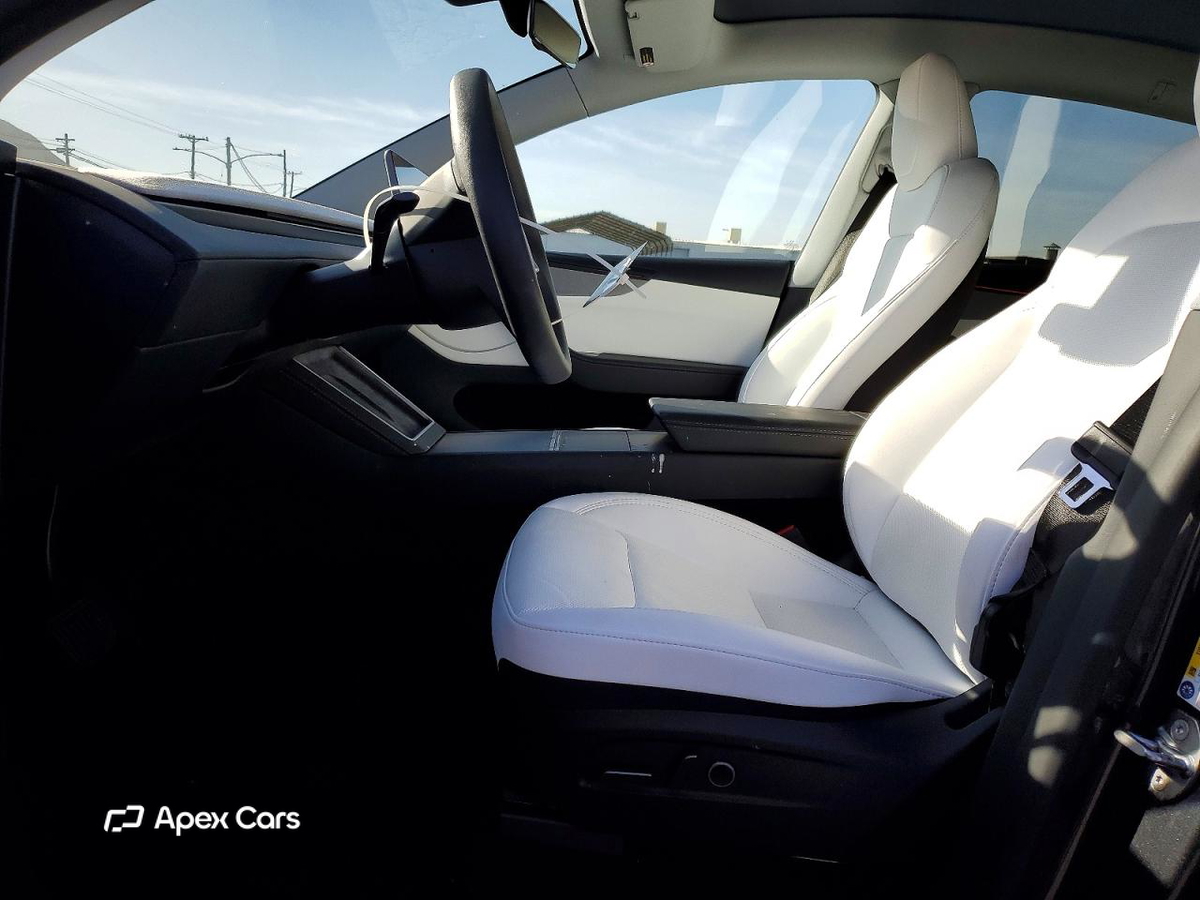 Tesla Model Y 2026