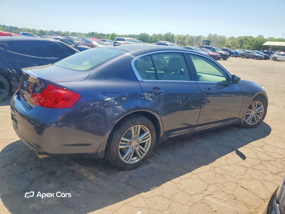 Infiniti G 2011