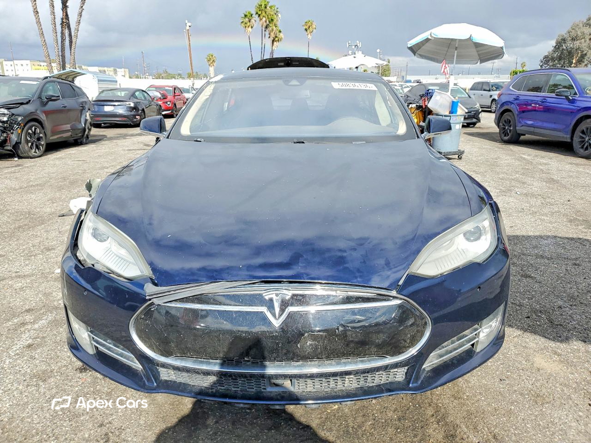 Tesla Model S 2015