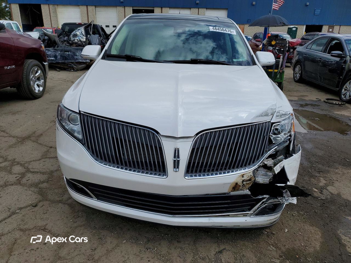 Lincoln MKT 2015
