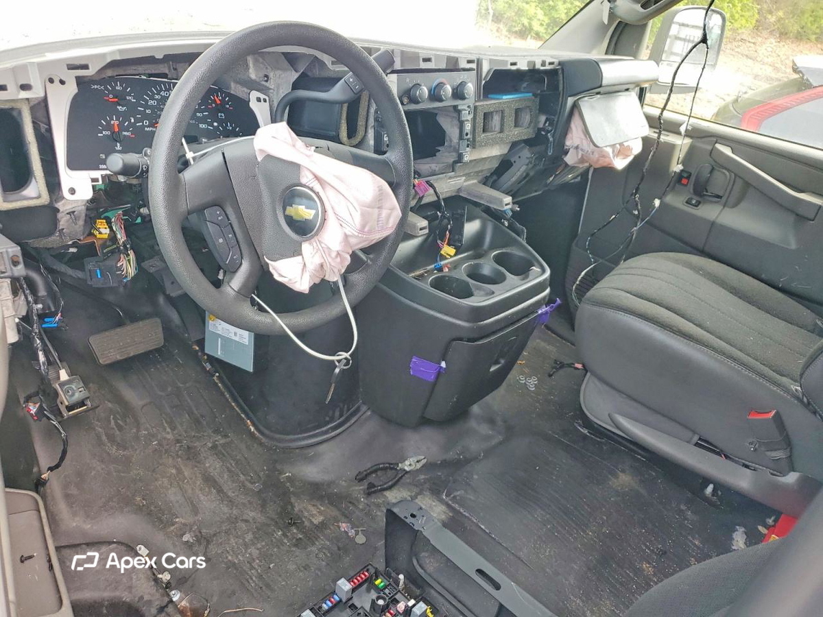 Chevrolet Express 2024