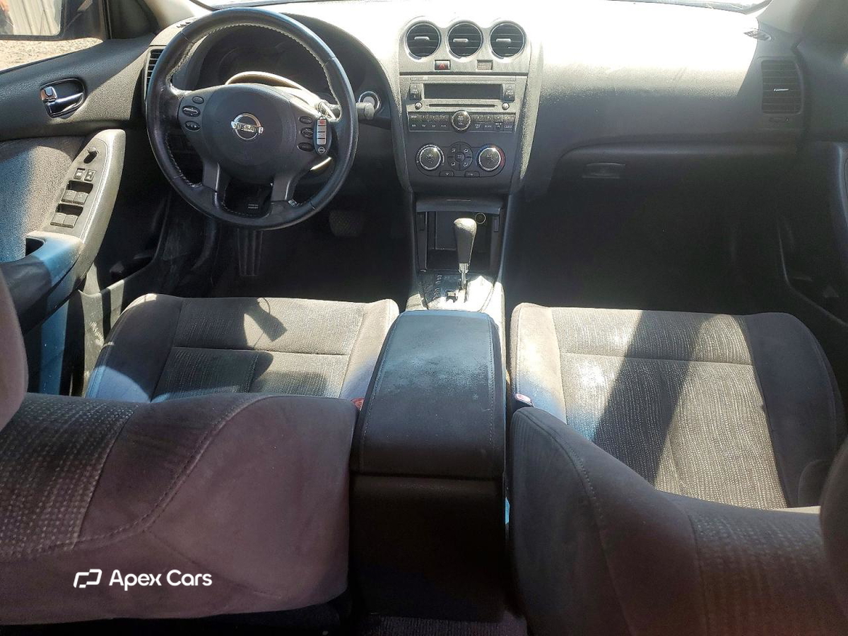 Nissan Altima 2010