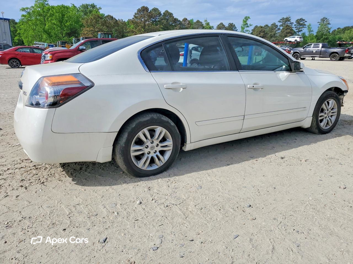 Nissan Altima 2010