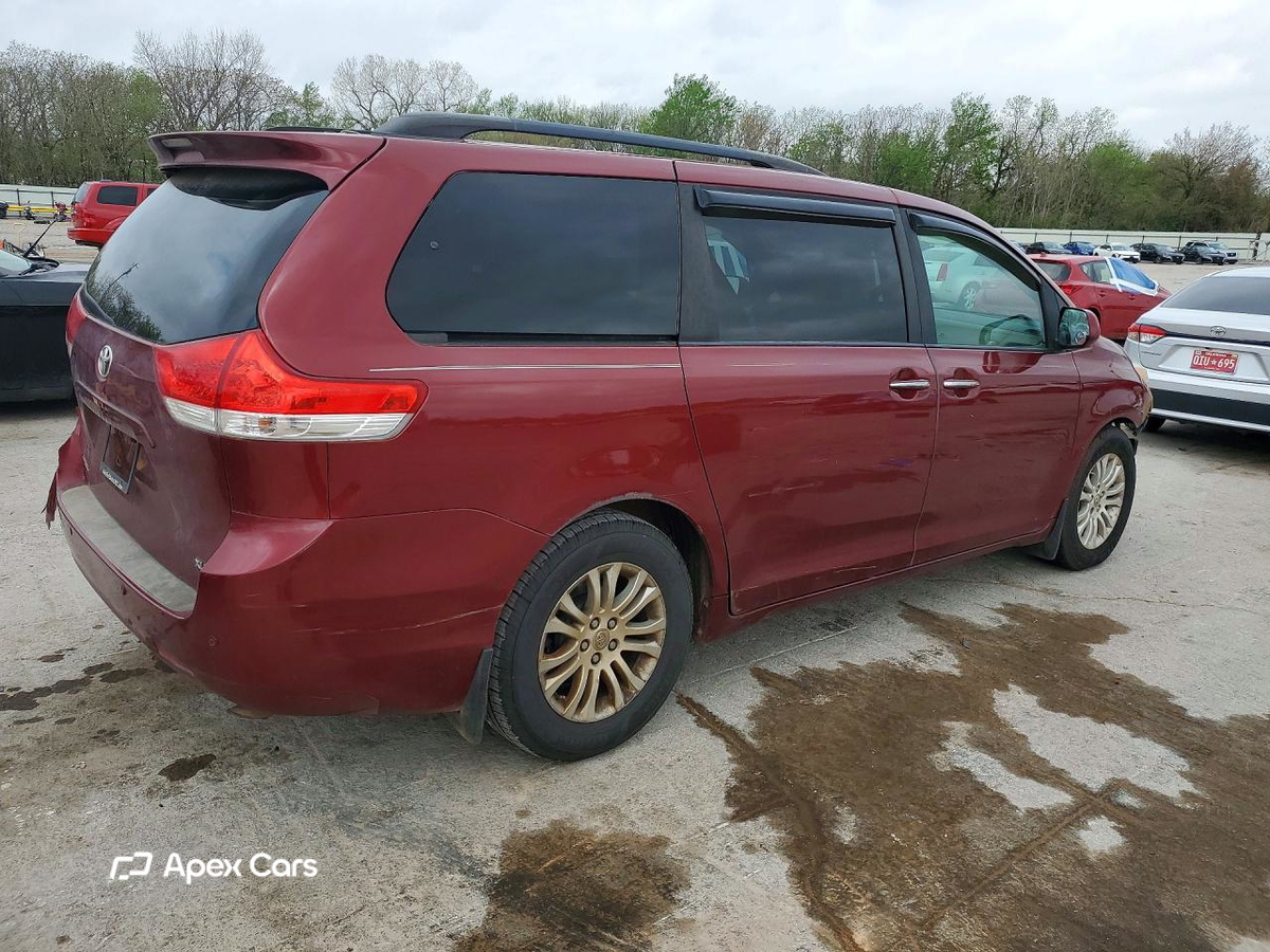 Toyota Sienna 2012