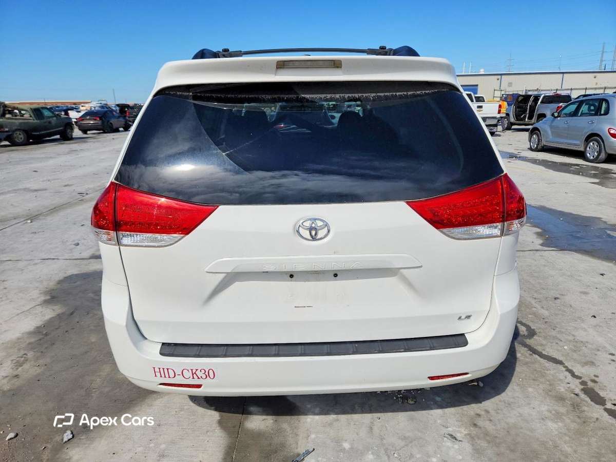 Toyota Sienna 2011