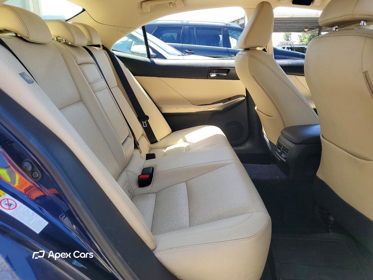 Lexus IS 2014