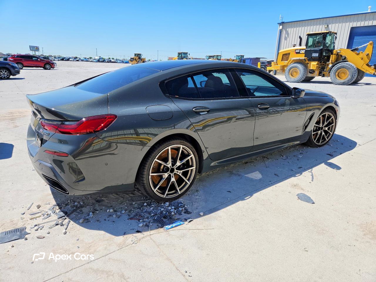 BMW M8 2022