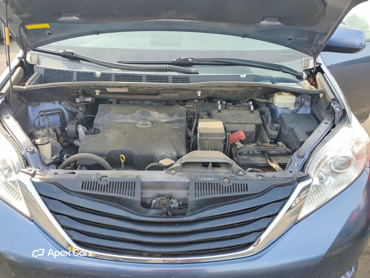 Toyota Sienna 2013