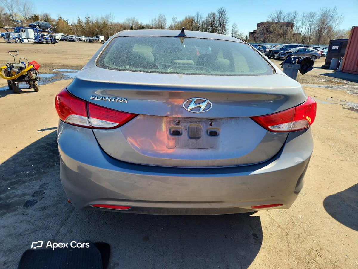 Hyundai Elantra 2013