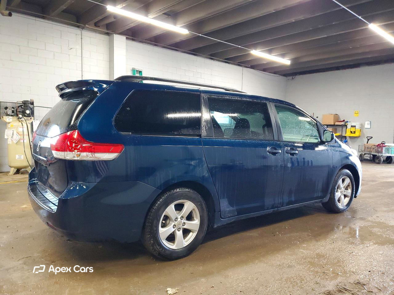 Toyota Sienna 2011