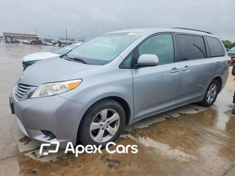 Toyota Sienna 2015 - Image 1 of 13