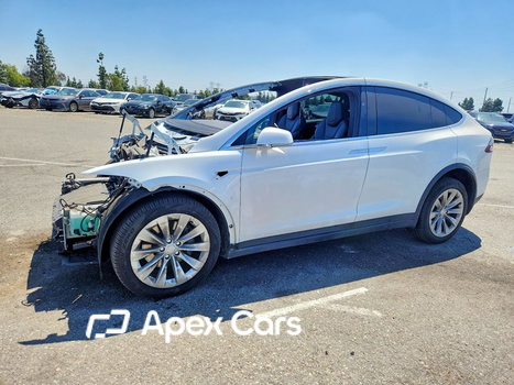 Tesla Model X 2016 - Image 1 of 15