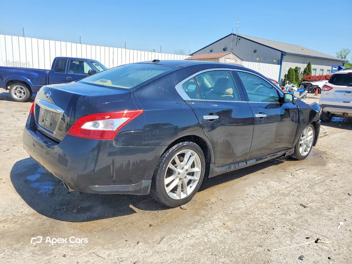 Nissan Maxima 2011