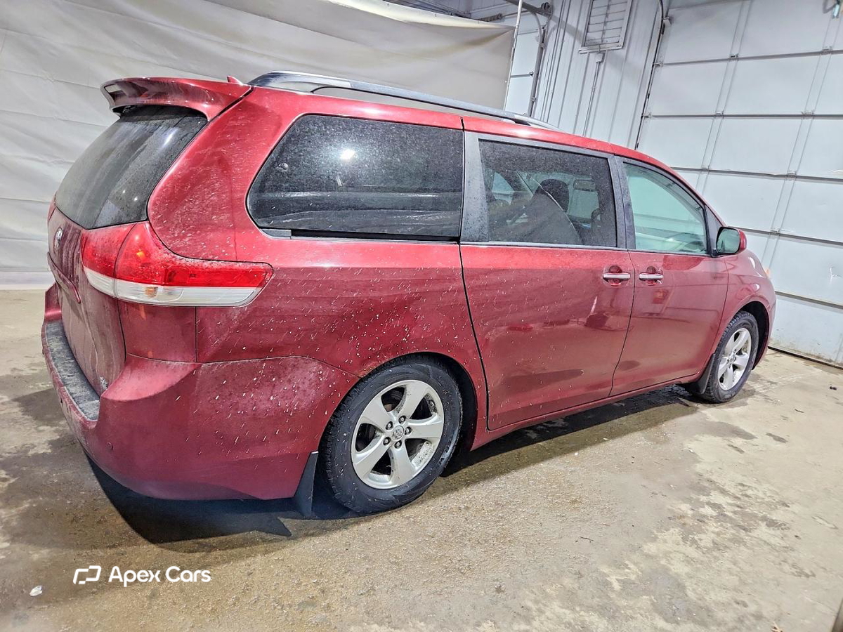 Toyota Sienna 2011
