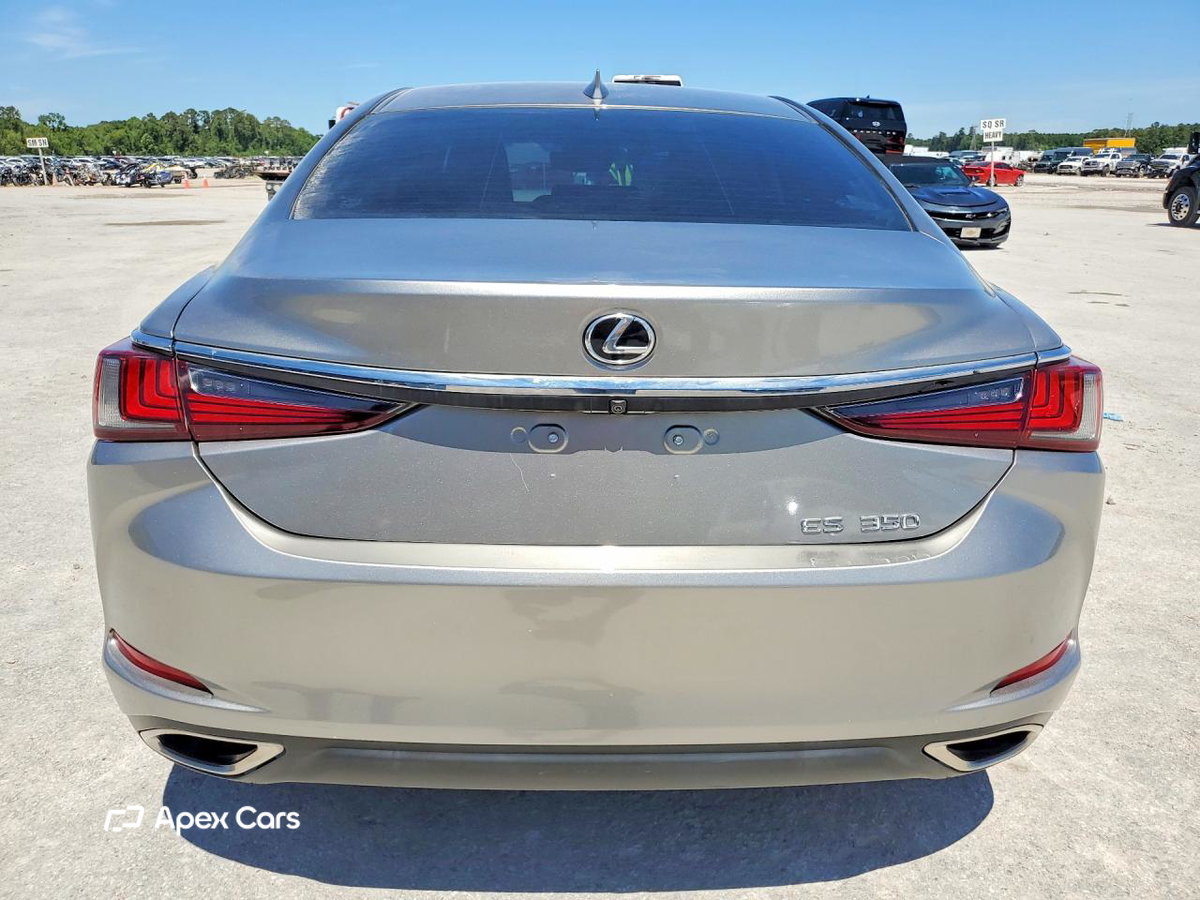 Lexus ES 2019
