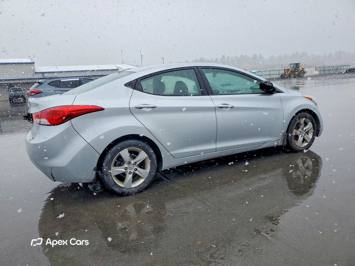 Hyundai Elantra 2013