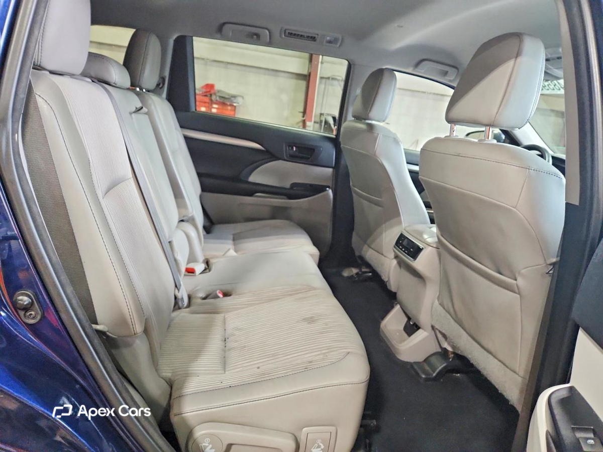 Toyota Highlander 2016